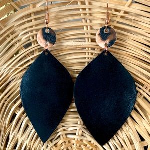 ⭐️ 2/$18 Leather earrings